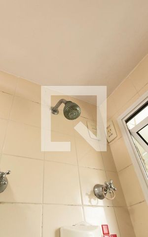Apartamento para alugar com 45m², 2 quartos e 1 vaga Apartamento para alugar com 45m², 2 quartos e 1 vagaDetalhe Banheiro