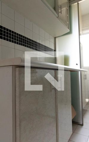 Apartamento para alugar com 45m², 2 quartos e 1 vaga Apartamento para alugar com 45m², 2 quartos e 1 vagaCozinha - Armários