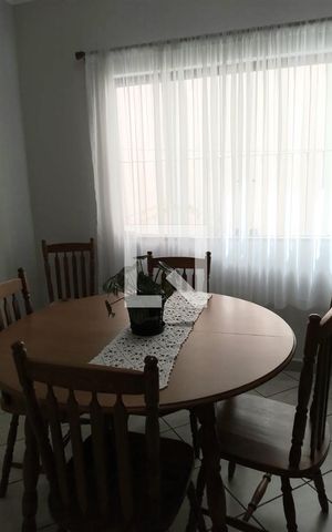 Casa à venda com 168m², 3 quartos e 3 vagas Casa à venda com 168m², 3 quartos e 3 vagasSala