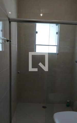 Casa à venda com 168m², 3 quartos e 3 vagas Casa à venda com 168m², 3 quartos e 3 vagasBanheiro