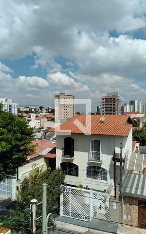 Casa à venda com 168m², 3 quartos e 3 vagas Casa à venda com 168m², 3 quartos e 3 vagasVista