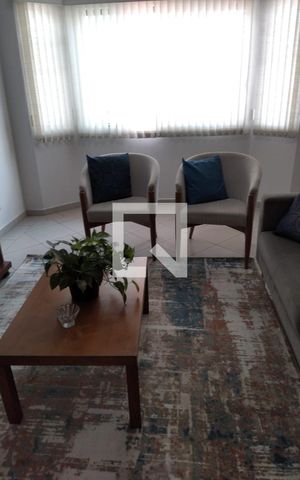 Casa à venda com 168m², 3 quartos e 3 vagas Casa à venda com 168m², 3 quartos e 3 vagasSala