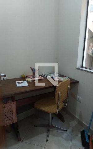 Casa à venda com 168m², 3 quartos e 3 vagas Casa à venda com 168m², 3 quartos e 3 vagasQuarto