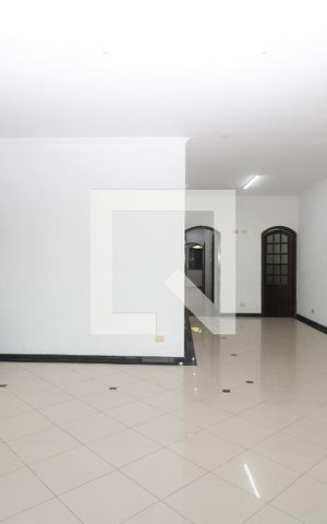 Casa para alugar com 260m², 3 quartos e 1 vagaSala