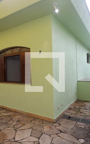Casa para alugar com 260m², 3 quartos e 1 vagaQuintal