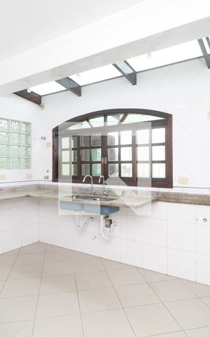 Casa para alugar com 260m², 3 quartos e 1 vagaCozinha