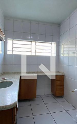 Casa à venda com 130m², 3 quartos e 3 vagasBanheiro