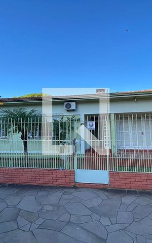 Casa à venda com 130m², 3 quartos e 3 vagasFachada