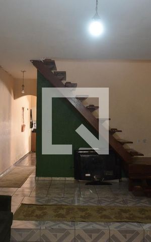 Casa à venda com 129m², 3 quartos e 2 vagasSala
