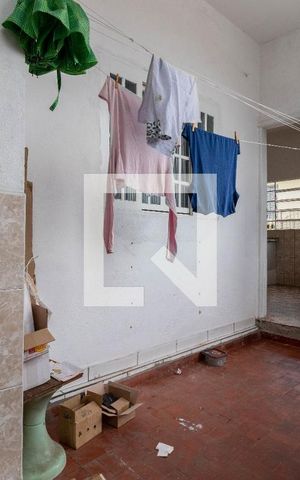 Casa à venda com 180m², 5 quartos e 1 vaga Casa à venda com 180m², 5 quartos e 1 vagaÁrea de Serviço 2