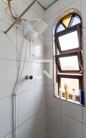 Casa à venda com 180m², 5 quartos e 1 vaga Casa à venda com 180m², 5 quartos e 1 vagaBanheiro 1 - Chuveiro Elétrico