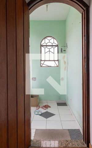 Casa à venda com 180m², 5 quartos e 1 vaga Casa à venda com 180m², 5 quartos e 1 vagaEntrada da Casa 2