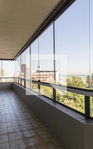Apartamento à venda com 384m², 3 quartos e 4 vagas Apartamento à venda com 384m², 3 quartos e 4 vagasVaranda da suite 2 e 3