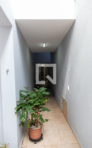 Casa à venda com 225m², 4 quartos e 2 vagasEscada