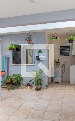 Casa à venda com 225m², 4 quartos e 2 vagasQuintal