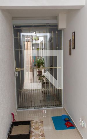 Casa à venda com 225m², 4 quartos e 2 vagasCorredor