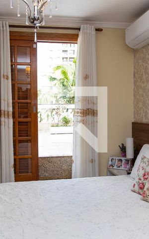 Casa à venda com 225m², 4 quartos e 2 vagasQuarto Suíte