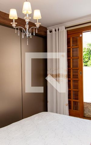 Casa à venda com 225m², 4 quartos e 2 vagasQuarto Suíte