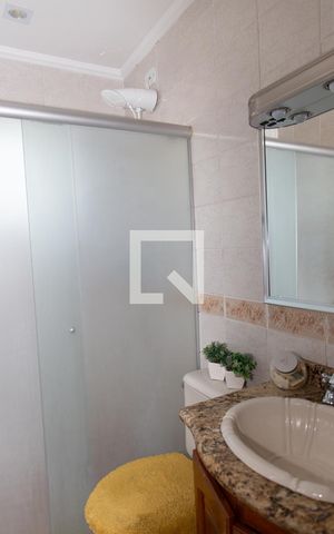 Casa à venda com 225m², 4 quartos e 2 vagasBanheiro da Suíte