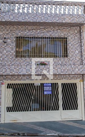 Casa à venda com 225m², 4 quartos e 2 vagasFachada