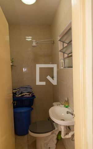 Casa à venda com 225m², 4 quartos e 2 vagasBanheiro de Serviço