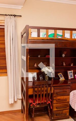 Casa à venda com 225m², 4 quartos e 2 vagasQuarto 3