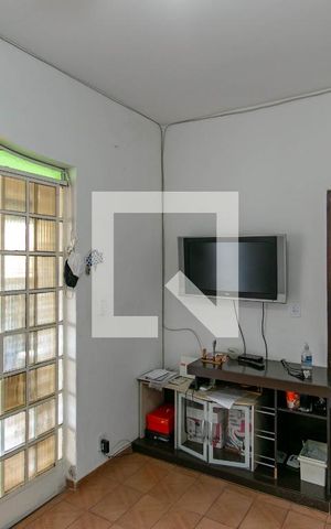 Casa à venda com 360m², 3 quartos e 1 vaga Casa à venda com 360m², 3 quartos e 1 vagaSala