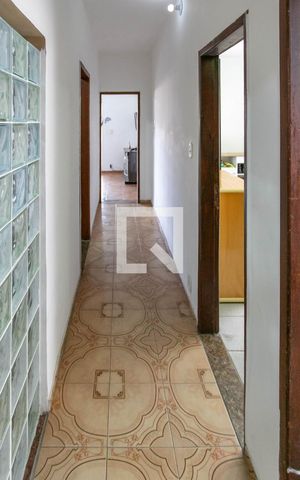 Casa à venda com 360m², 3 quartos e 1 vaga Casa à venda com 360m², 3 quartos e 1 vagaCorredor