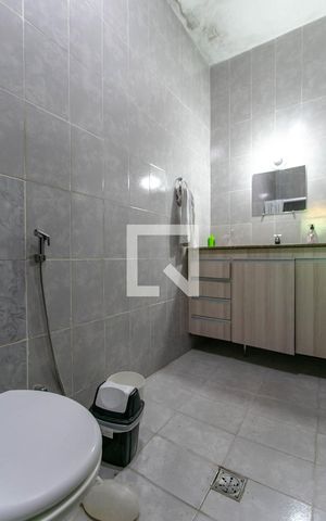Casa à venda com 360m², 3 quartos e 1 vaga Casa à venda com 360m², 3 quartos e 1 vagaBanheiro da Suíte