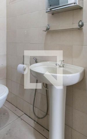 Casa à venda com 360m², 3 quartos e 1 vaga Casa à venda com 360m², 3 quartos e 1 vagaBarracão - Banheiro