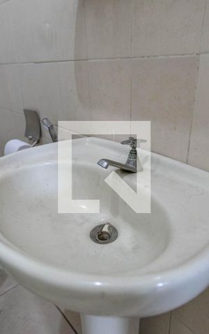 Casa à venda com 360m², 3 quartos e 1 vaga Casa à venda com 360m², 3 quartos e 1 vagaBarracão - Banheiro