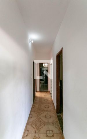 Casa à venda com 360m², 3 quartos e 1 vaga Casa à venda com 360m², 3 quartos e 1 vagaCorredor