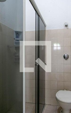 Casa à venda com 360m², 3 quartos e 1 vaga Casa à venda com 360m², 3 quartos e 1 vagaBarracão - Banheiro