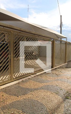 Casa à venda com 412m², 4 quartos e 5 vagasFachada