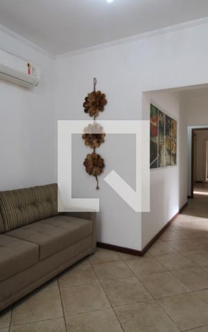 Casa à venda com 412m², 4 quartos e 5 vagasSala