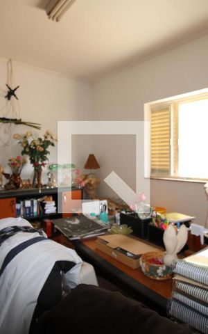 Casa à venda com 412m², 4 quartos e 5 vagasQuarto 2