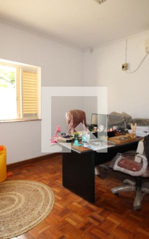Casa à venda com 412m², 4 quartos e 5 vagasQuarto 2