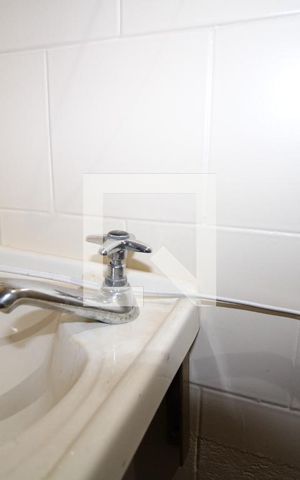 Casa à venda com 412m², 4 quartos e 5 vagasBanheiro inferior 1