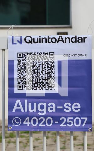 Apartamento para alugar com 80m², 2 quartos e 1 vagaFachada