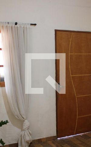 Casa à venda com 600m², 6 quartos e 1 vaga Casa à venda com 600m², 6 quartos e 1 vagaSala