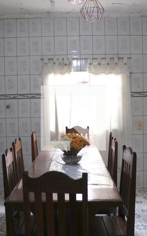 Casa à venda com 600m², 6 quartos e 1 vaga Casa à venda com 600m², 6 quartos e 1 vagaSala de Jantar