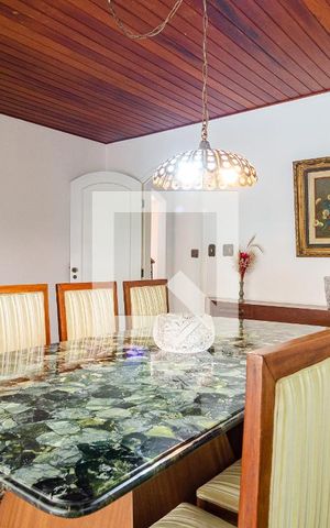 Casa para alugar com 400m², 4 quartos e 4 vagas Casa para alugar com 400m², 4 quartos e 4 vagasSala