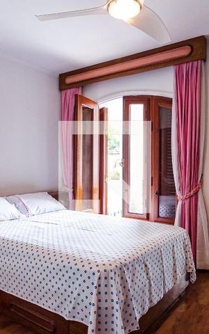 Casa para alugar com 400m², 4 quartos e 4 vagas Casa para alugar com 400m², 4 quartos e 4 vagasSuíte 1