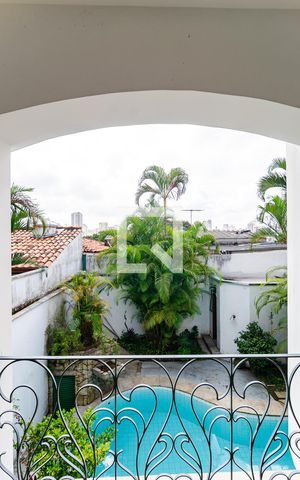 Casa para alugar com 400m², 4 quartos e 4 vagas Casa para alugar com 400m², 4 quartos e 4 vagasVaranda Suíte 1