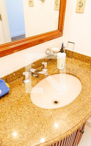 Casa para alugar com 400m², 4 quartos e 4 vagas Casa para alugar com 400m², 4 quartos e 4 vagasBanheiro da Suíte 4