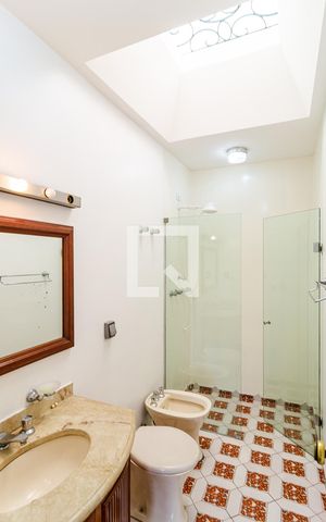 Casa para alugar com 400m², 4 quartos e 4 vagas Casa para alugar com 400m², 4 quartos e 4 vagasBanheiro da Suíte 2