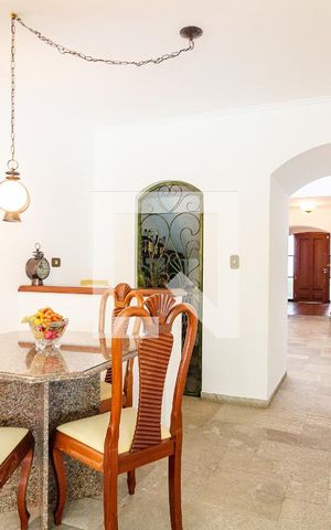Casa para alugar com 400m², 4 quartos e 4 vagas Casa para alugar com 400m², 4 quartos e 4 vagasSala de Jantar