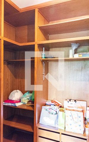 Casa para alugar com 400m², 4 quartos e 4 vagas Casa para alugar com 400m², 4 quartos e 4 vagasCloset da Suíte 1