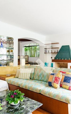 Casa para alugar com 400m², 4 quartos e 4 vagas Casa para alugar com 400m², 4 quartos e 4 vagasSala