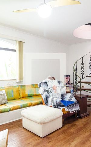 Casa para alugar com 400m², 4 quartos e 4 vagas Casa para alugar com 400m², 4 quartos e 4 vagasHall dos Quartos